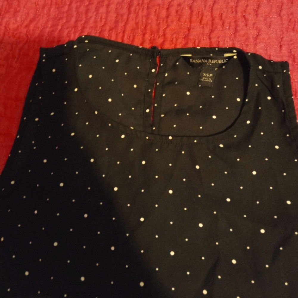 Banana Republic Top, Size XSP, Black and ivory dots.
